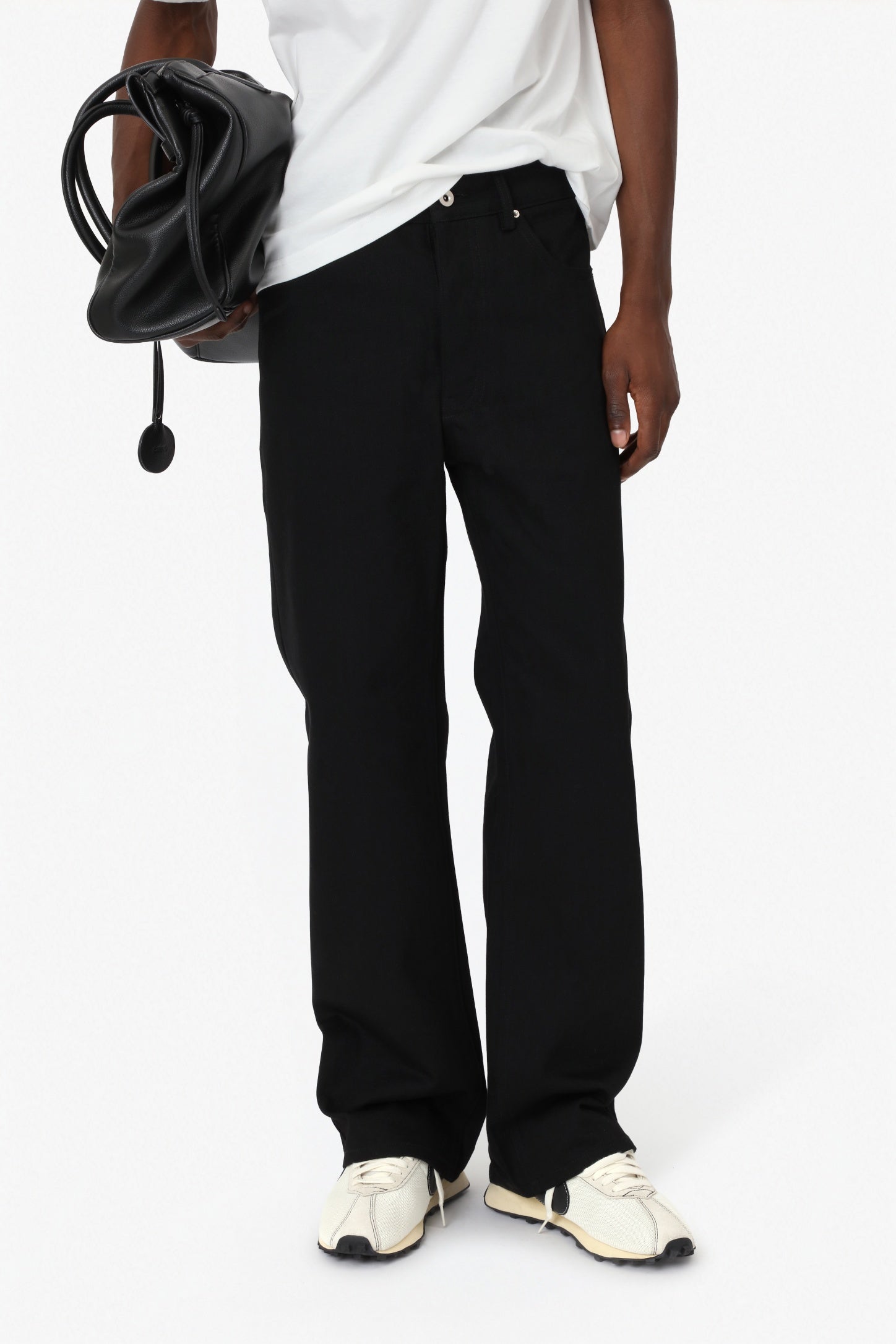 STRAIGHT CUT BLACK RAW JEANS – calm.